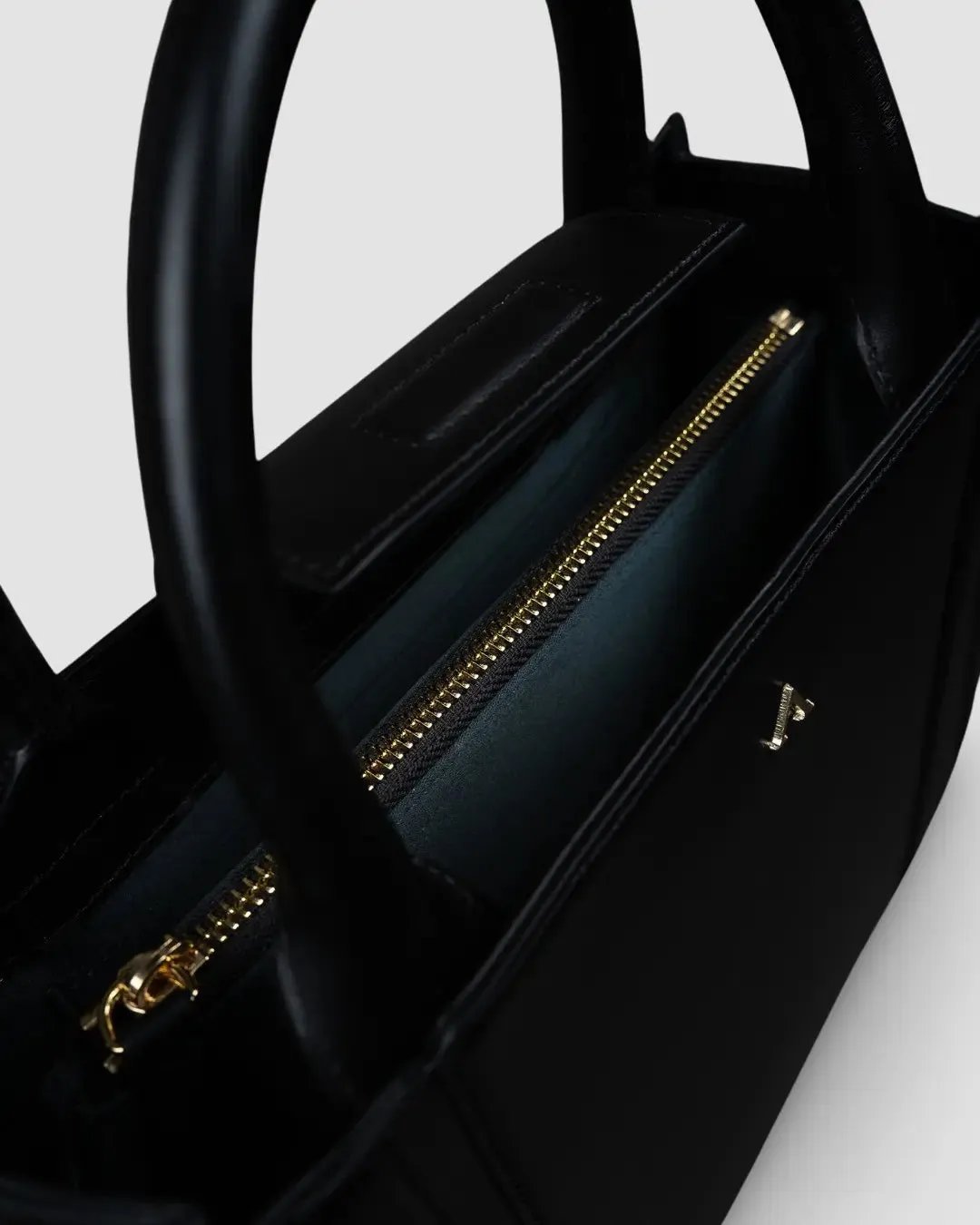 Vanessa Bag in Black
